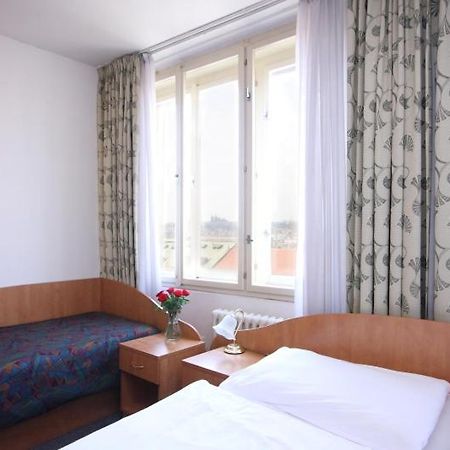 Hotel Legie Bed And Breakfast Prague Luaran gambar