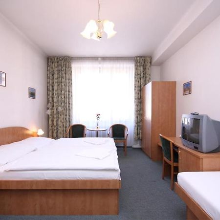 Hotel Legie Bed And Breakfast Prague Luaran gambar